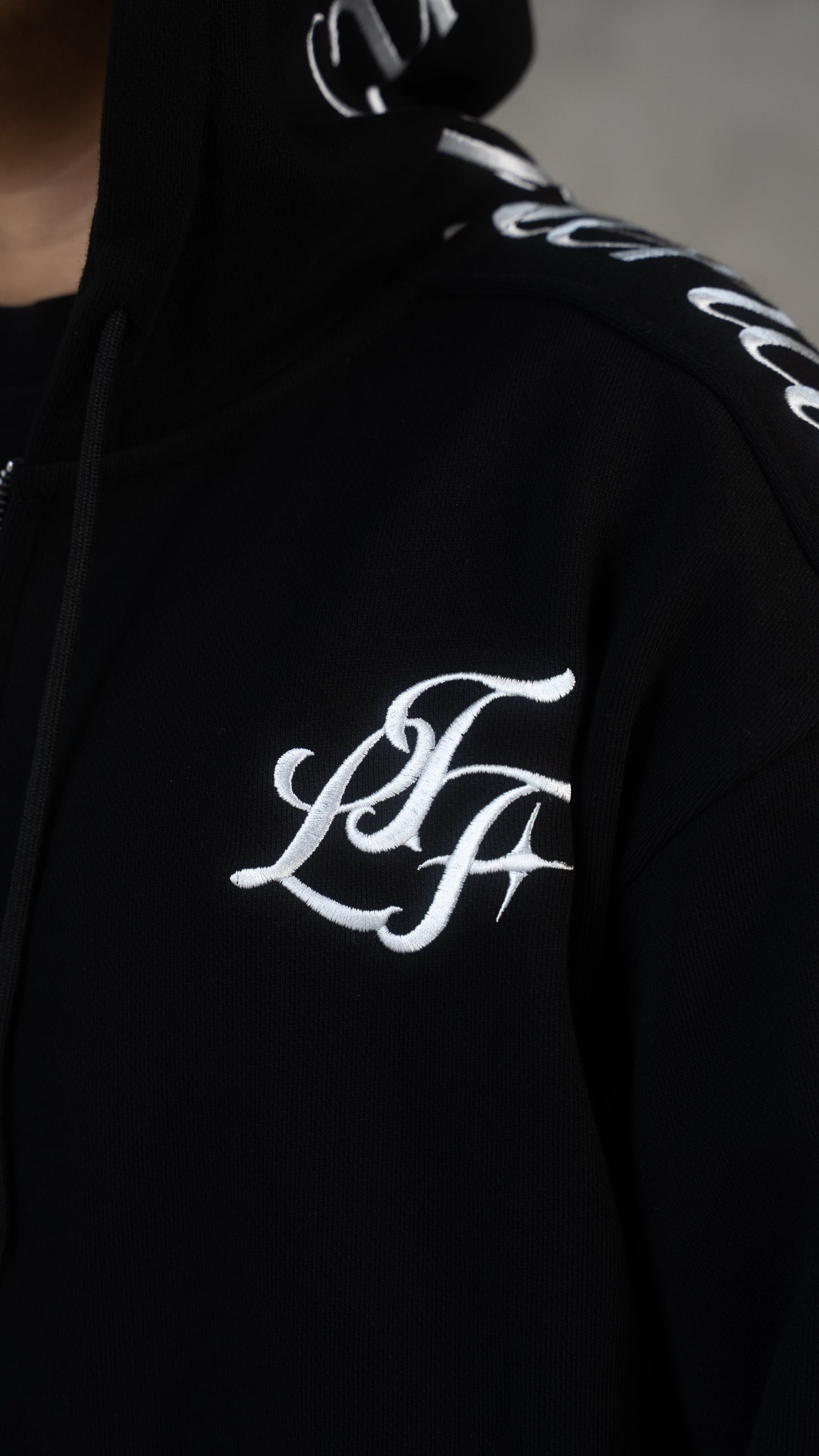 SIGNATURE HOODIE