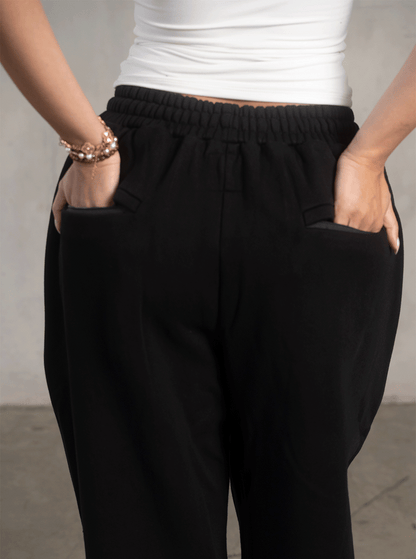 SIGNATURE SWEATS