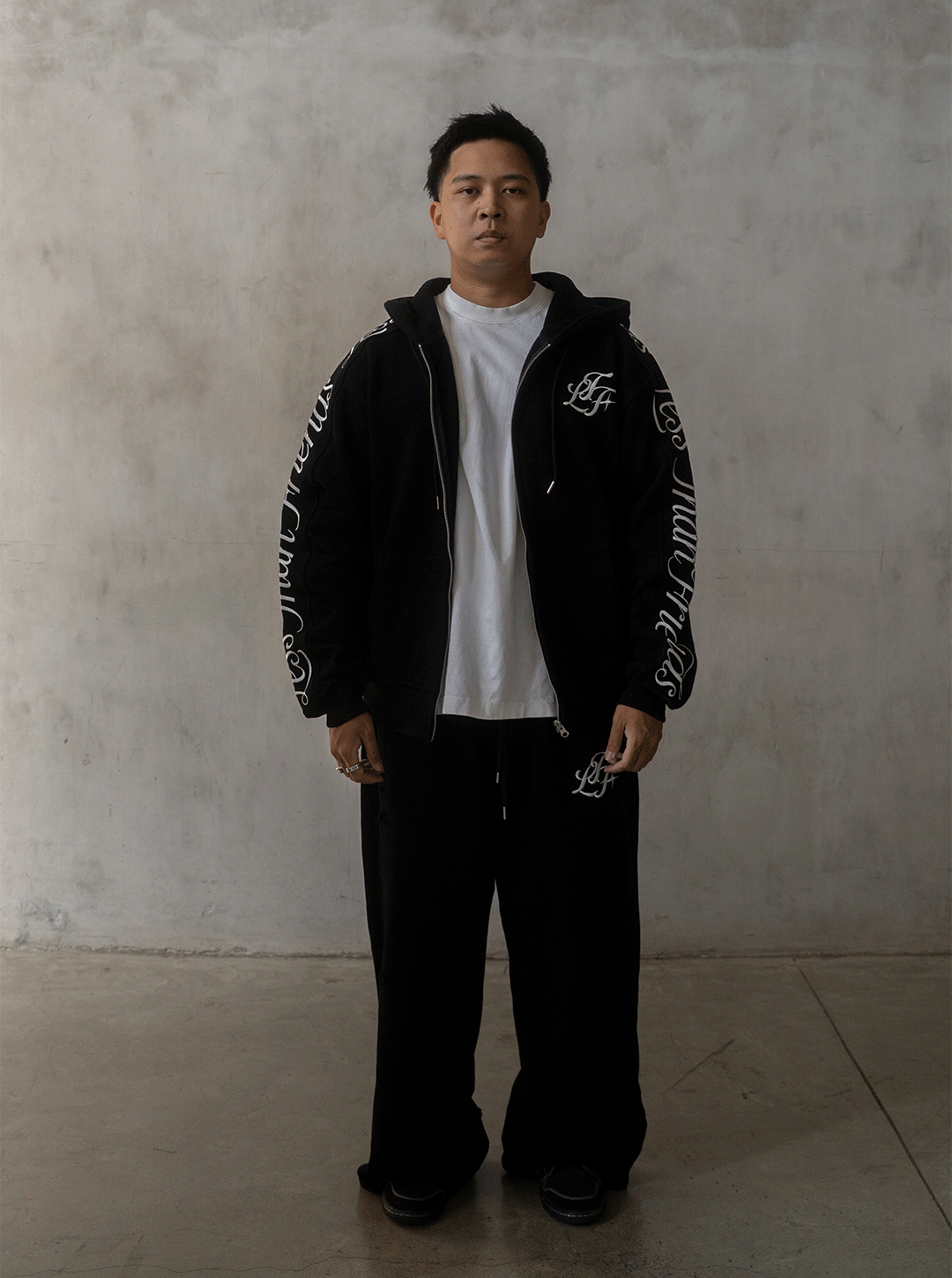 SIGNATURE HOODIE