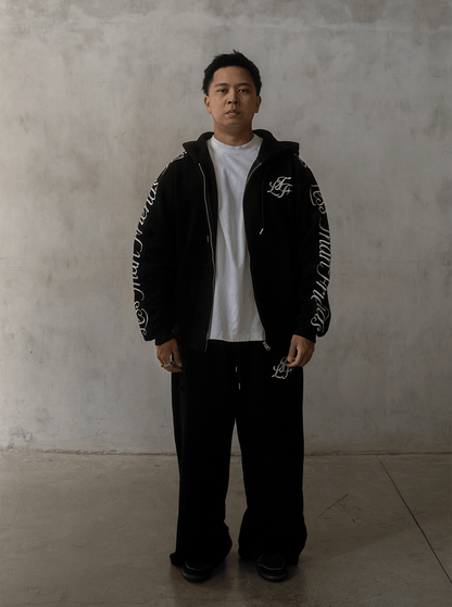 SIGNATURE HOODIE
